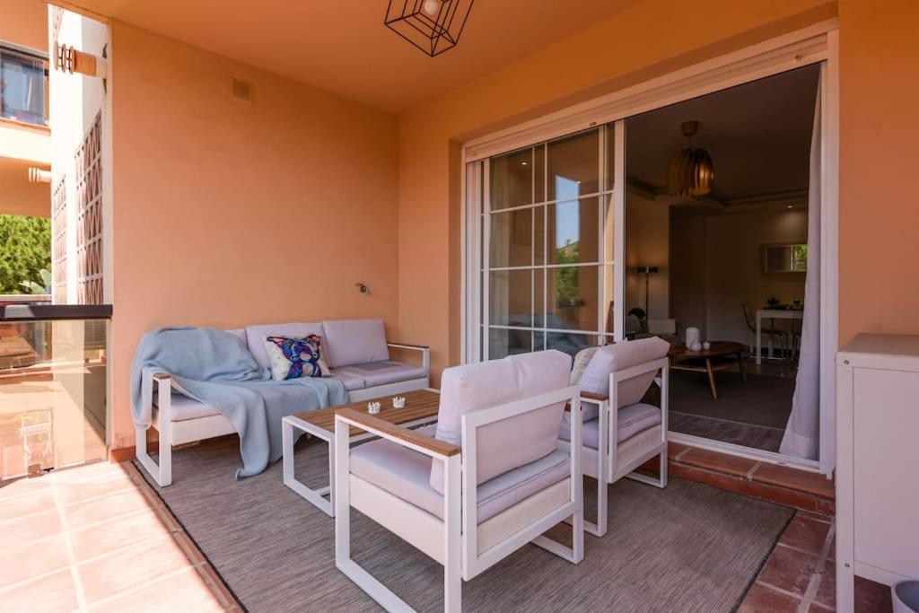Charming 3br 3 Min. Away From The Apartment
