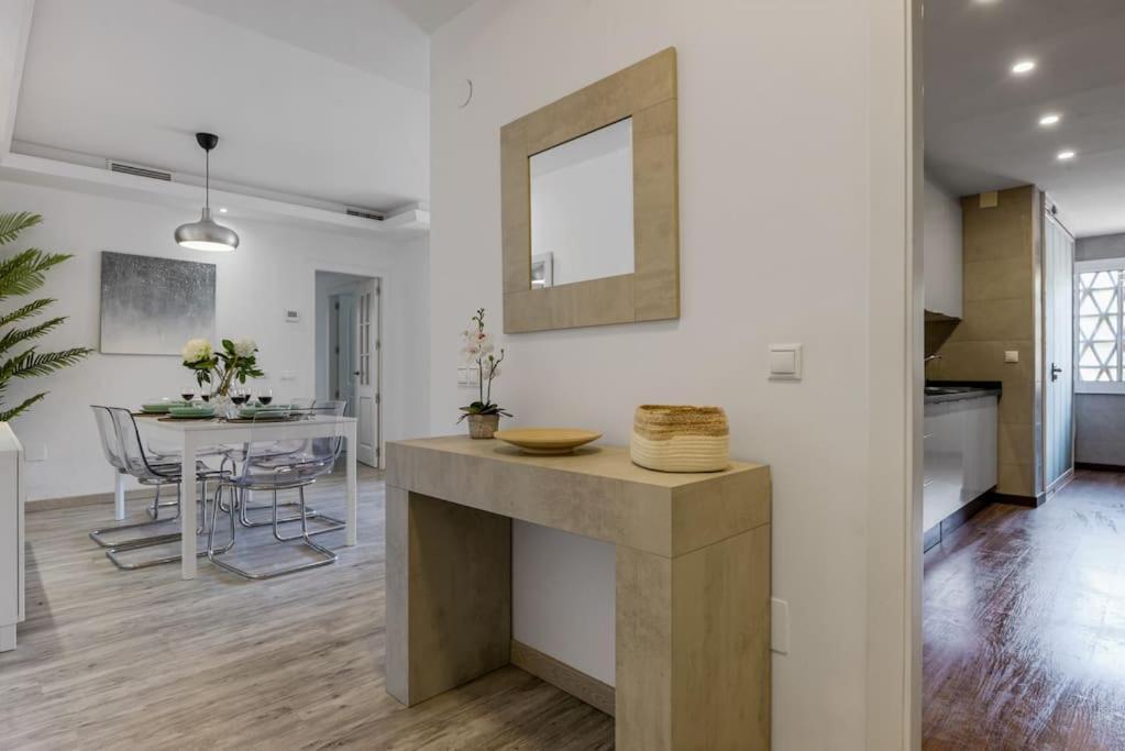 Apartment Charming 3br 3 Min. Away From The *